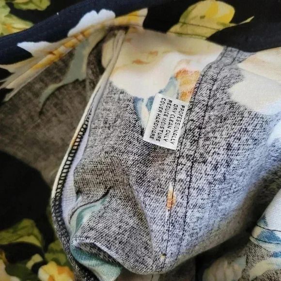 ST. JOHN Sport Tropical Floral Print Jacket Button Up Coat Size S - Picture 6 of 6